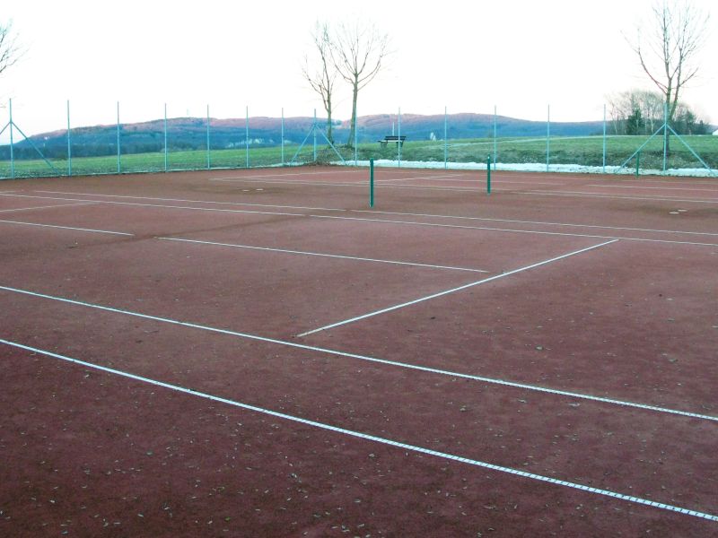 
    
            
                    Tennisplatz
                
        
